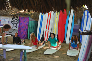 Surfunterricht  in Cabarete Surfcamp Surfschule