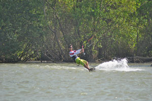 kitesurfing at la boca